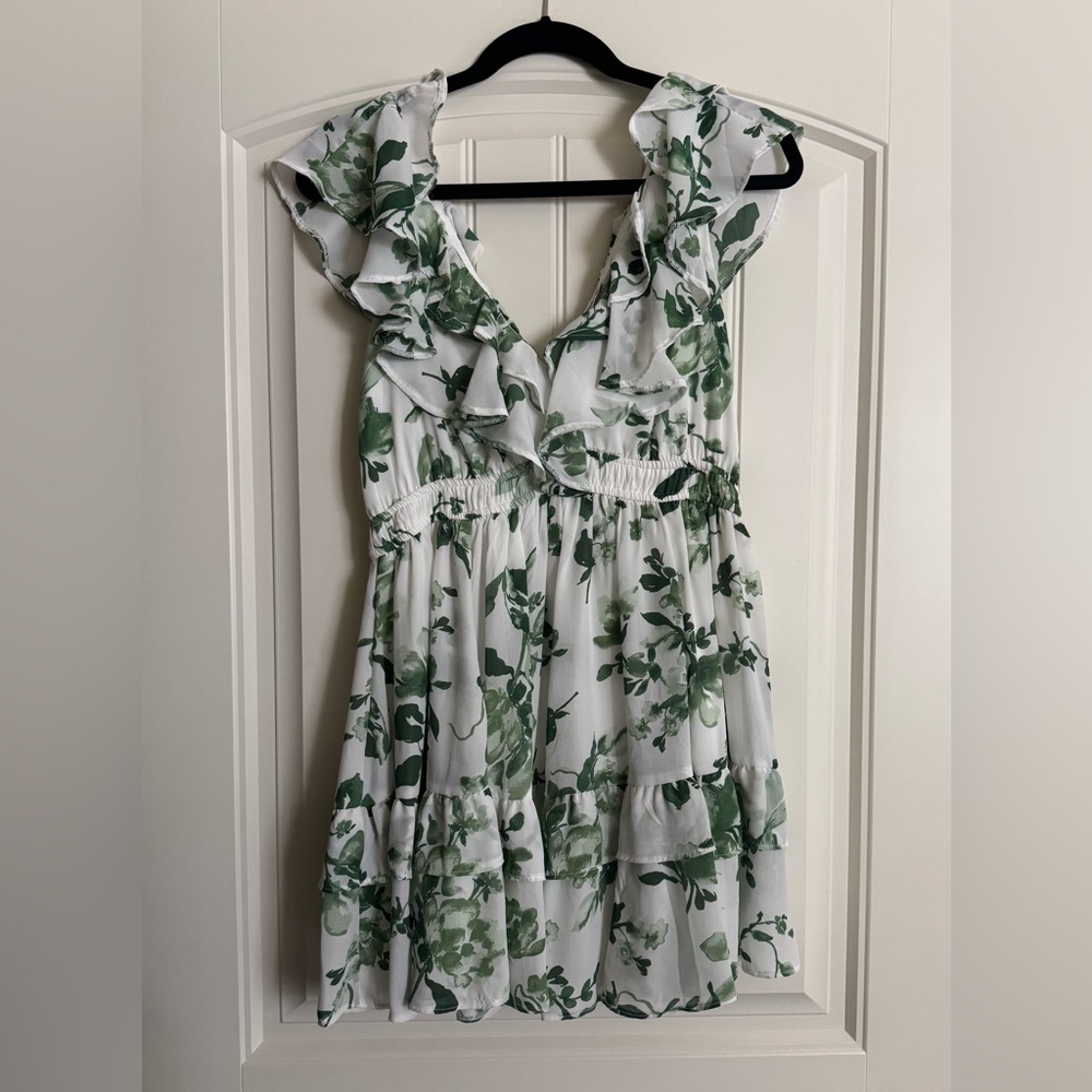 NWT Green and White Floral Ruffle Dress - Medium Petite